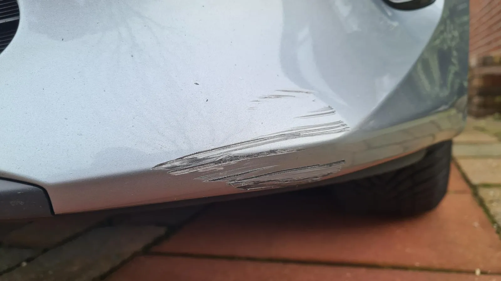 Krassen in de autolak